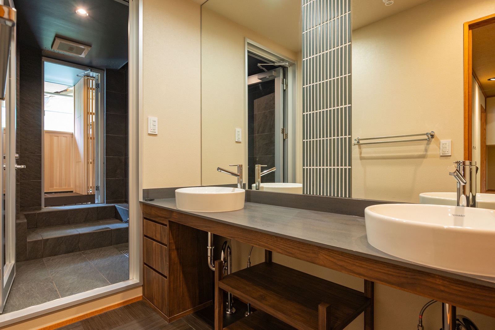 Washbasin, bath beyond